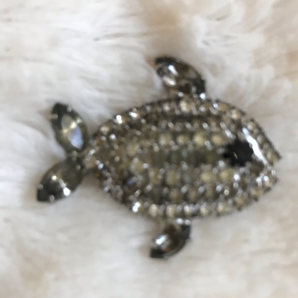 Unique Rhinestone Pin & Earrings - Picture 3 of 4